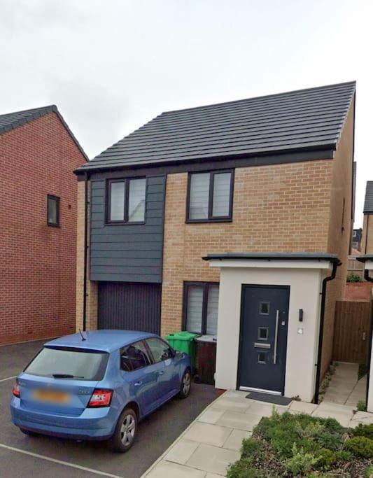 Private Room In A House With Parking In Lenton Nottingham Exterior photo